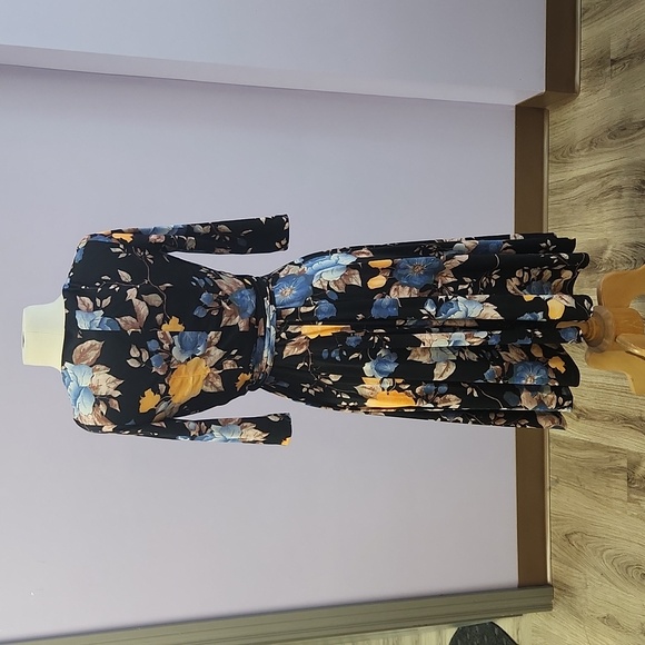 UNIQUE VINTAGE floral wrap dress - Picture 9 of 13